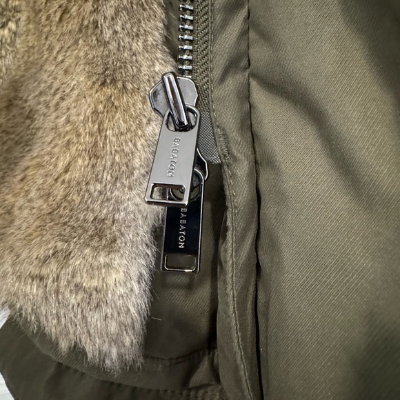 ARITZIA BABATON WINTER PARKA - ARMY GREEN (XS)  LIKE NEW CONDITION - Picture 8 of 8
